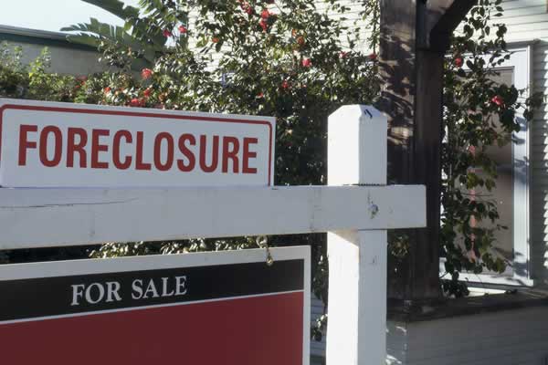 Here are five tips to help you find the right home, for the right price when it comes to buying a foreclosed home.